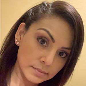 Meet your Posher, Vicky